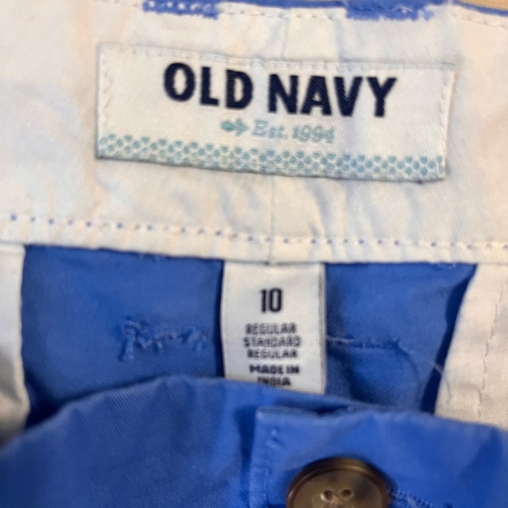Old Navy chino shorts - Picture 2 of 3